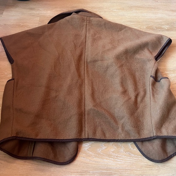 Coat - Picture 3 of 4